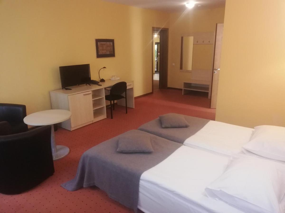 Hotel Senas Namas Alytus Ngoại thất bức ảnh